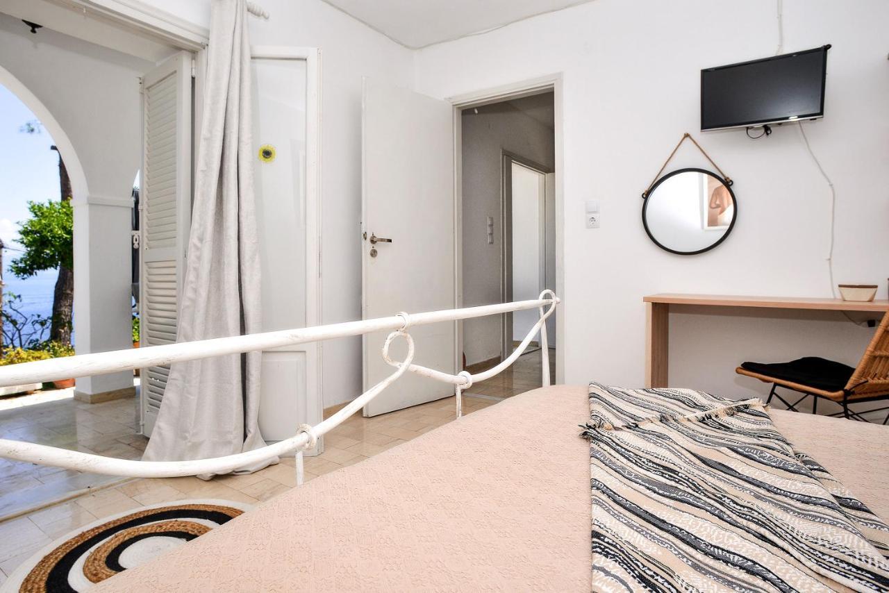 New! Paxoswhite Sea View Apartments & Studios! Gaios Buitenkant foto