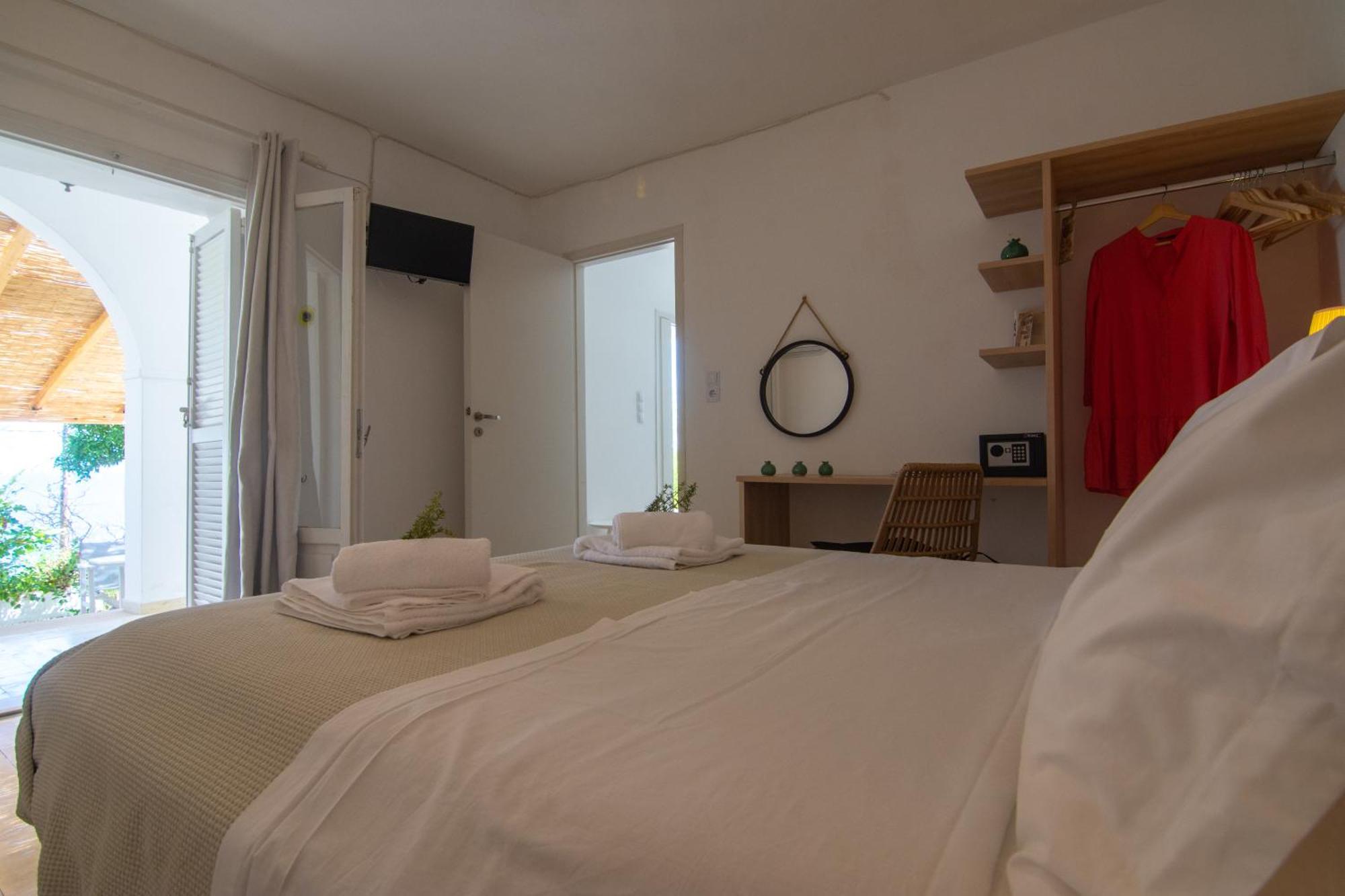 New! Paxoswhite Sea View Apartments & Studios! Gaios Buitenkant foto